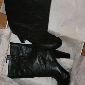 Women Black lea NineWest mid calf cuffed size 11 lug bottom mid platform boot